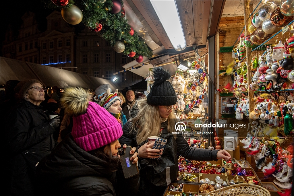 Çekya'da Noel hazırlıkları kapsamında kurulan Prag Noel Pazarı