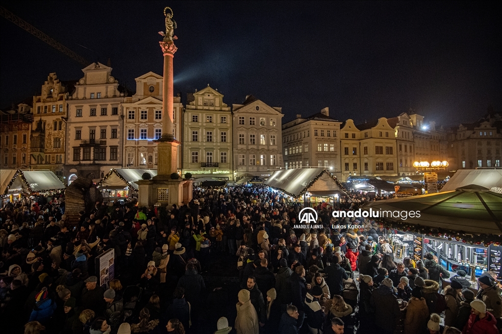 Çekya'da Noel hazırlıkları kapsamında kurulan Prag Noel Pazarı