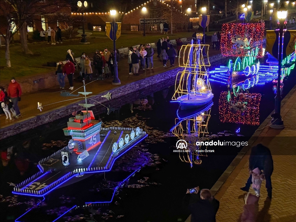 Maryland'deki ışıklı yelkenliler ilgi çekti