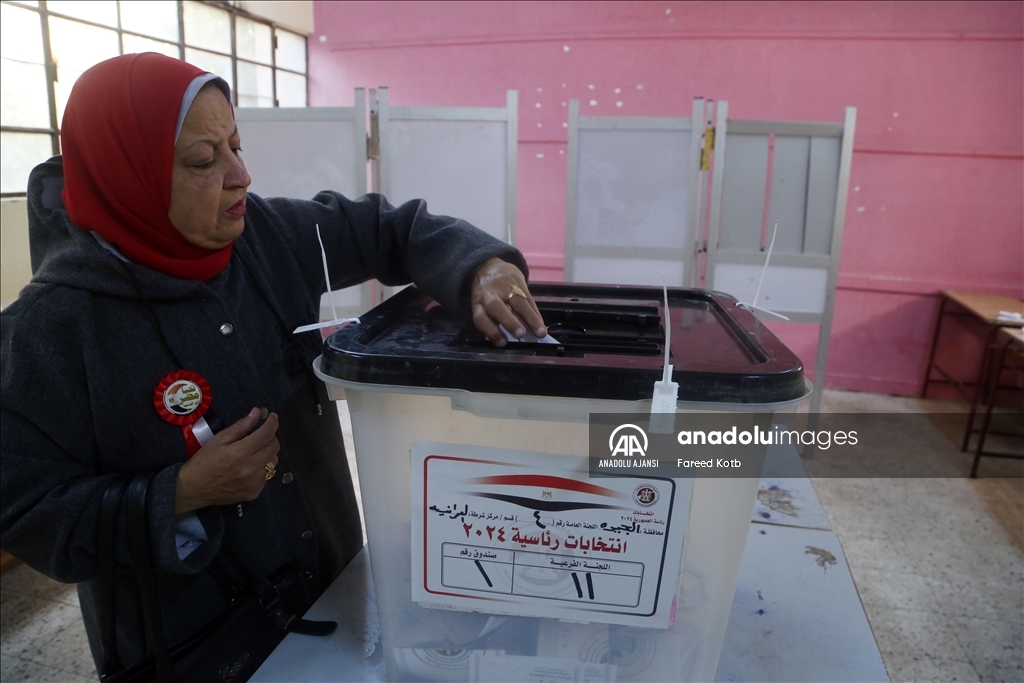 Mısır'daki cumhurbaşkanlığı seçimleri ikinci gününde devam ediyor