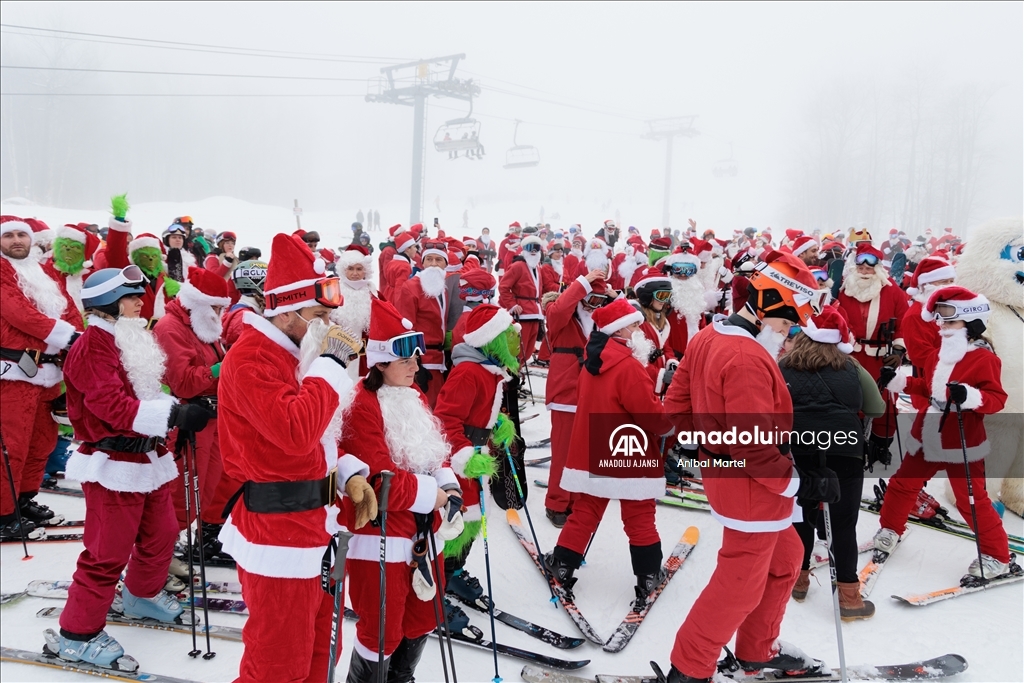 Yüzlerce kayakçı ABD'de düzenlenen ''Santa Sunday'' etkinliğine katıldı