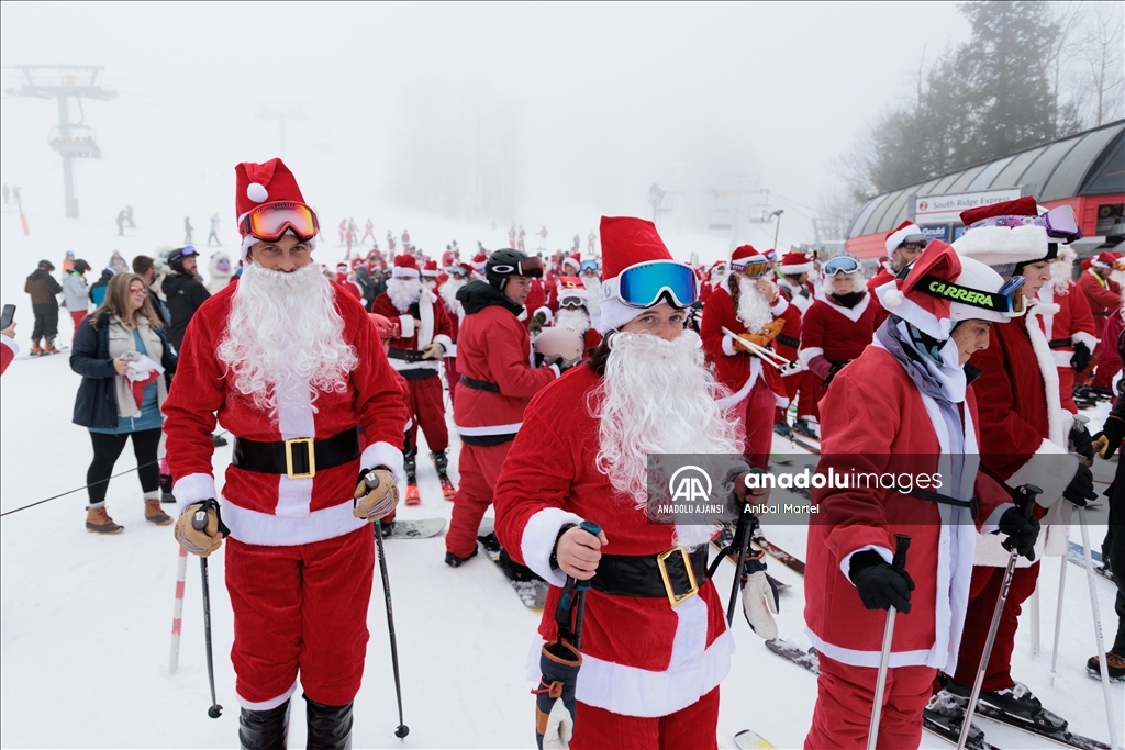 Yüzlerce kayakçı ABD'de düzenlenen ''Santa Sunday'' etkinliğine katıldı