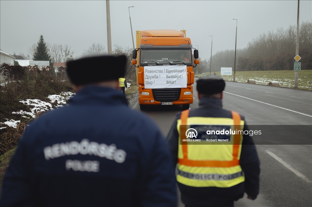 Macar tır şoförlerinden Zahony'de protesto gösterisi