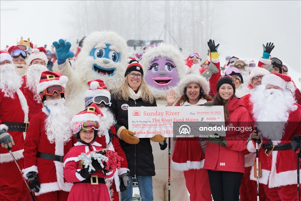Yüzlerce kayakçı ABD'de düzenlenen ''Santa Sunday'' etkinliğine katıldı