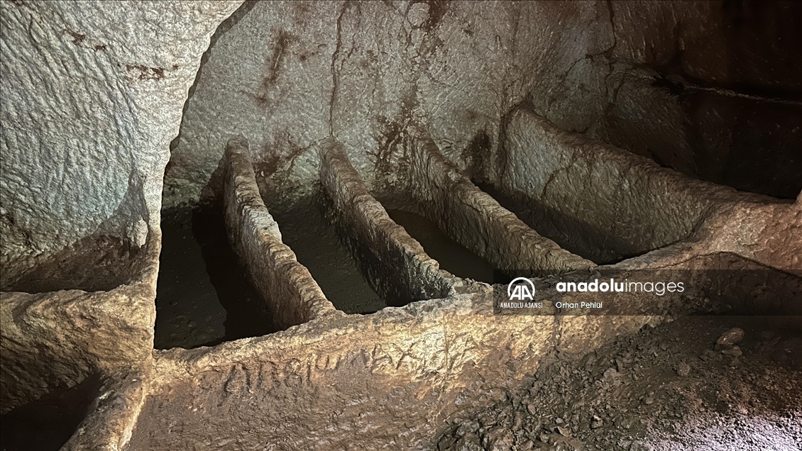 Perre Antik Kenti'ndeki kazılarda oda ve tuğla mezarlar ortaya çıktı