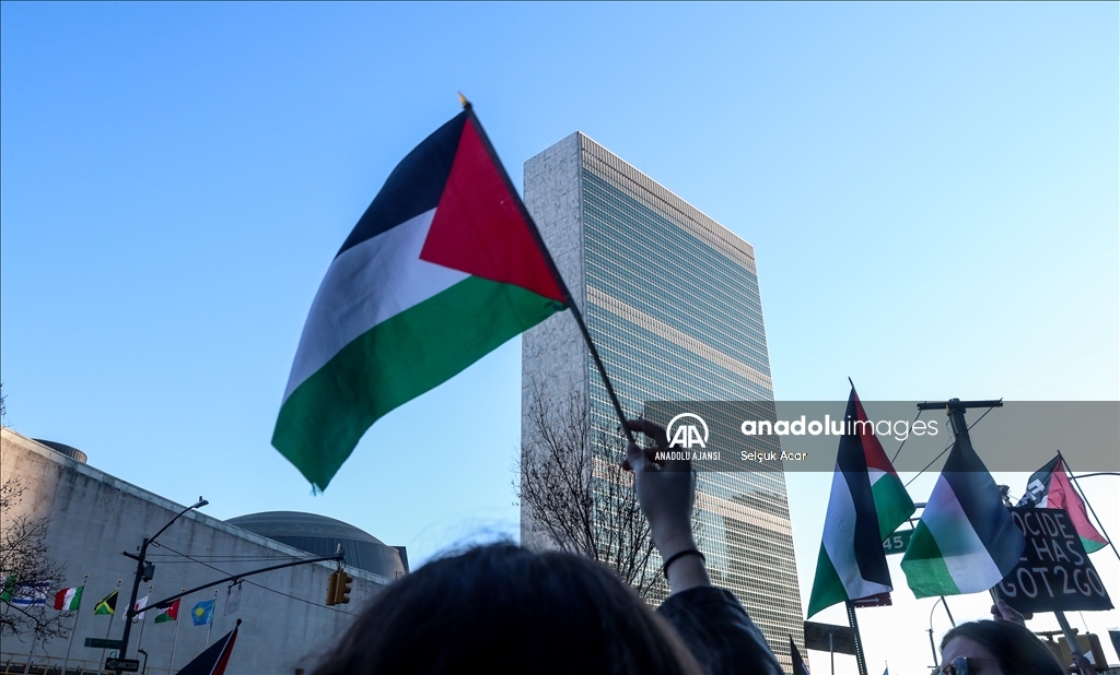 New York'ta BM binası önünde Filistin'e destek gösterisi düzenlendi