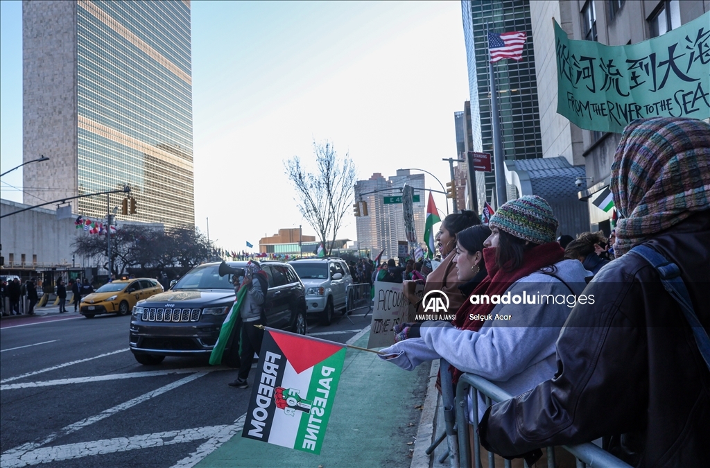 New York'ta BM binası önünde Filistin'e destek gösterisi düzenlendi