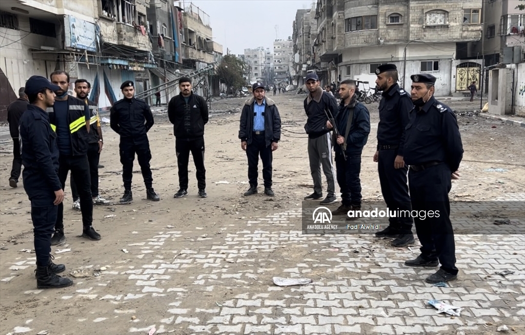 ظهور لافت للشرطة الفلسطينية بقطاع غزة رغم ضراوة المعارك