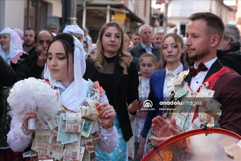 Pomaklar, düğünlerde yüz boyama geleneğini yaşatıyor