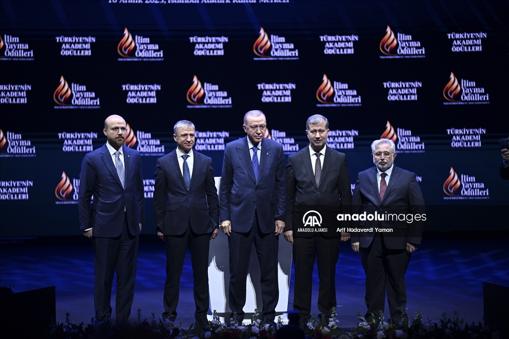 Cumhurbaşkanı Erdoğan, ''İlim Yayma Ödülleri'' törenine katıldı