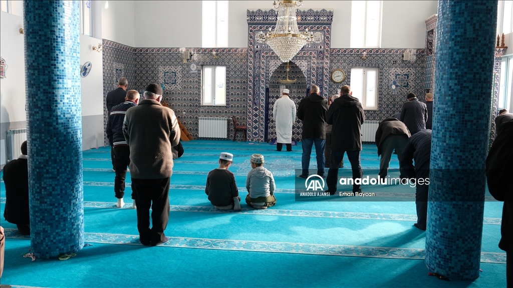 Pomaklar, düğünlerde yüz boyama geleneğini yaşatıyor