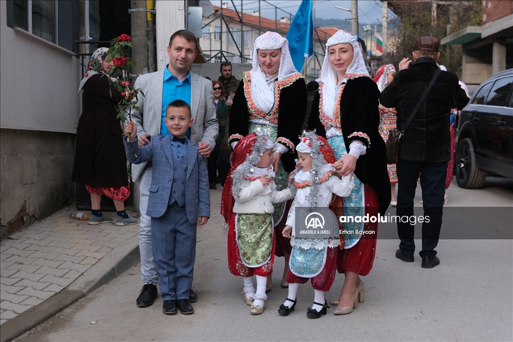 Pomaklar, düğünlerde yüz boyama geleneğini yaşatıyor