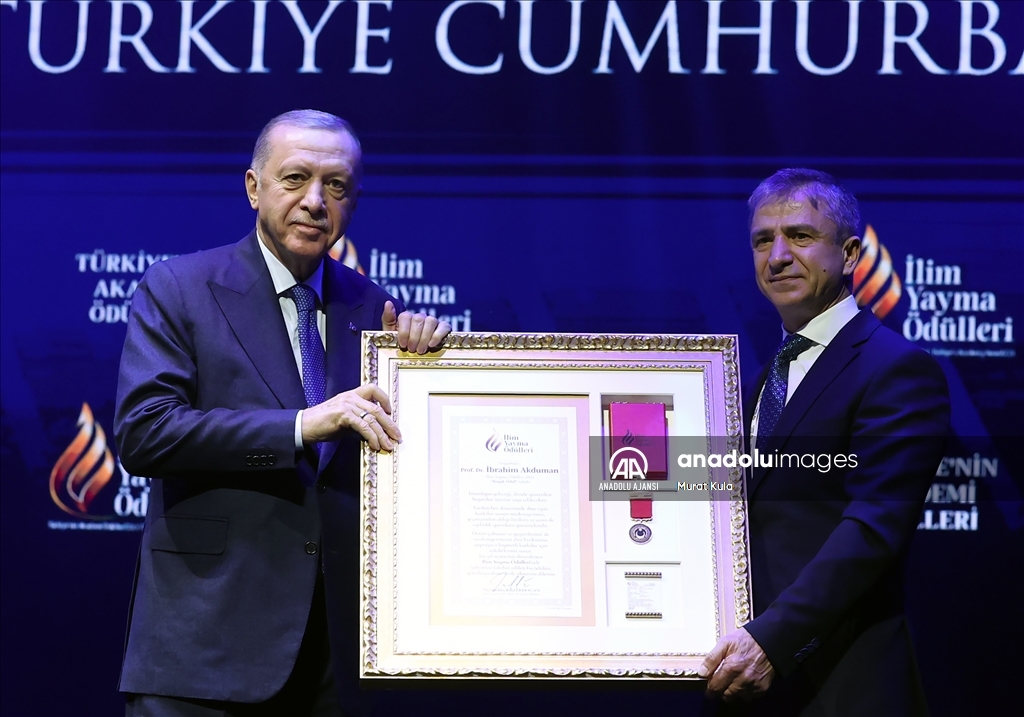 Cumhurbaşkanı Erdoğan, ''İlim Yayma Ödülleri'' töreninde konuştu