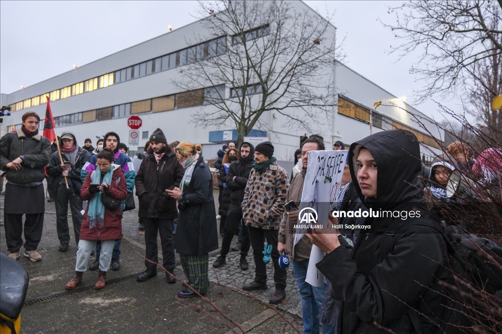İsrail'e silah satan Alman silah üreticisi Rheinmetall protesto edildi
