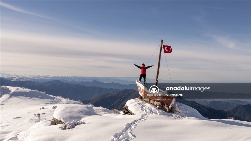 Rize'nin yüksek kesimleri kar yağışının ardından farklı bir güzelliğe büründü
