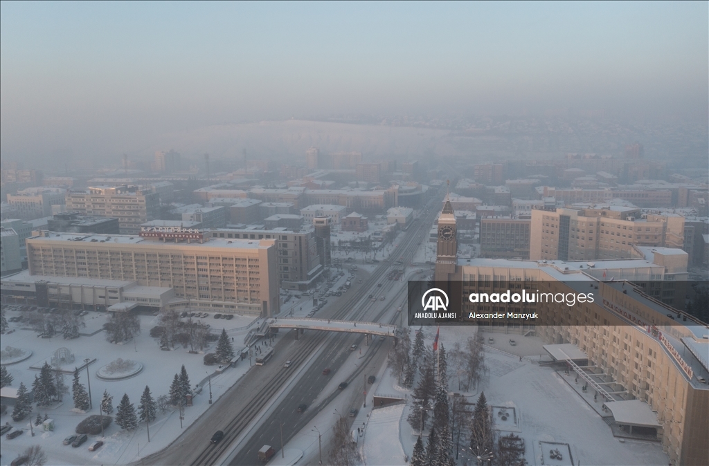 Rusya'nın Krasnoyarsk bölgesinde dondurucu soğuklar etkili oluyor