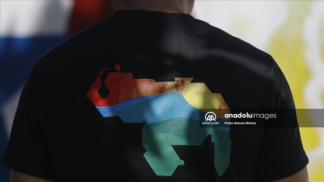 İhtilaflı Esequibo bölgesi için Venezuelalı vatandaşlar sokaklarda desteklerini gösteriyor