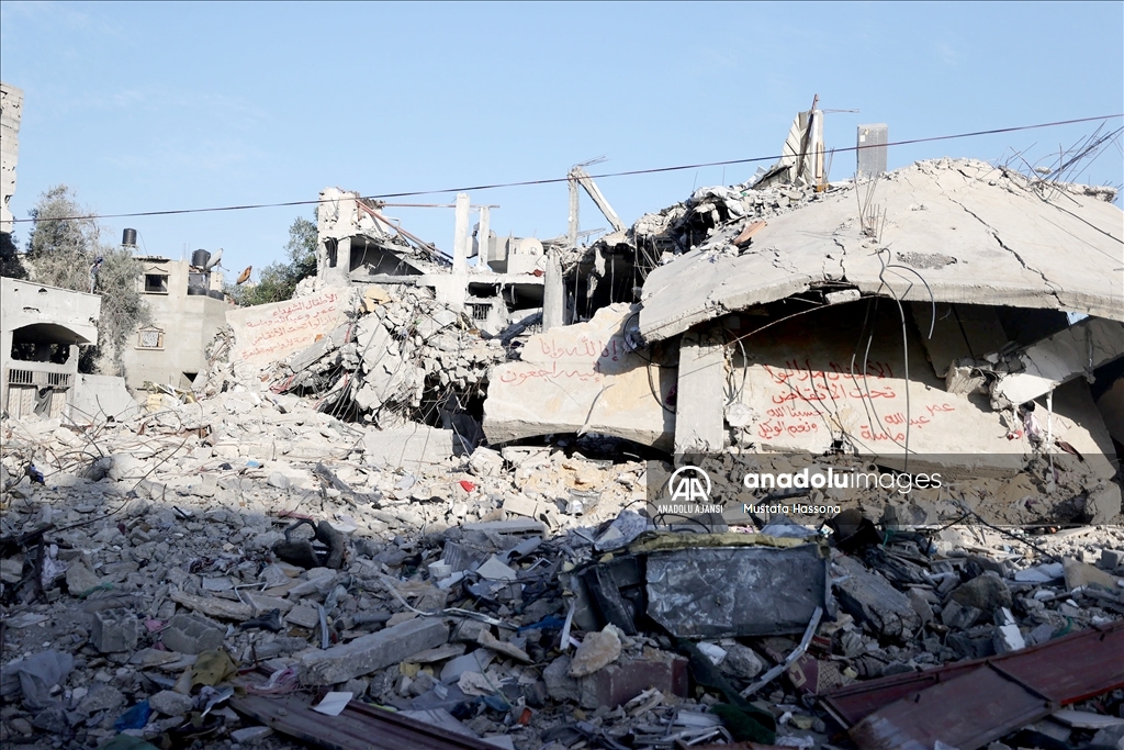 Gazze'de binlerce cansız beden enkaz altında