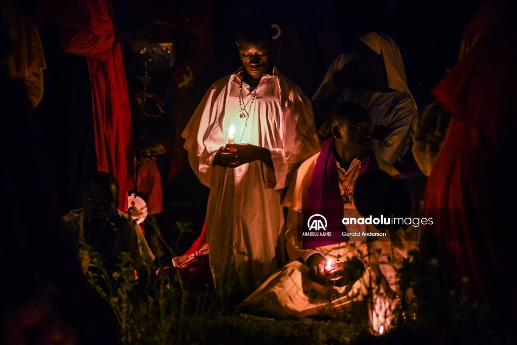 Kenya'da Legio Maria Kilise üyelerinin Noel töreni