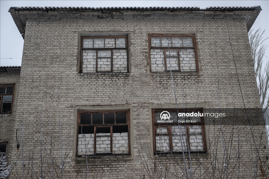 Harsh living conditions in Ukraine's Chasiv Yar amid Russia-Ukraine war