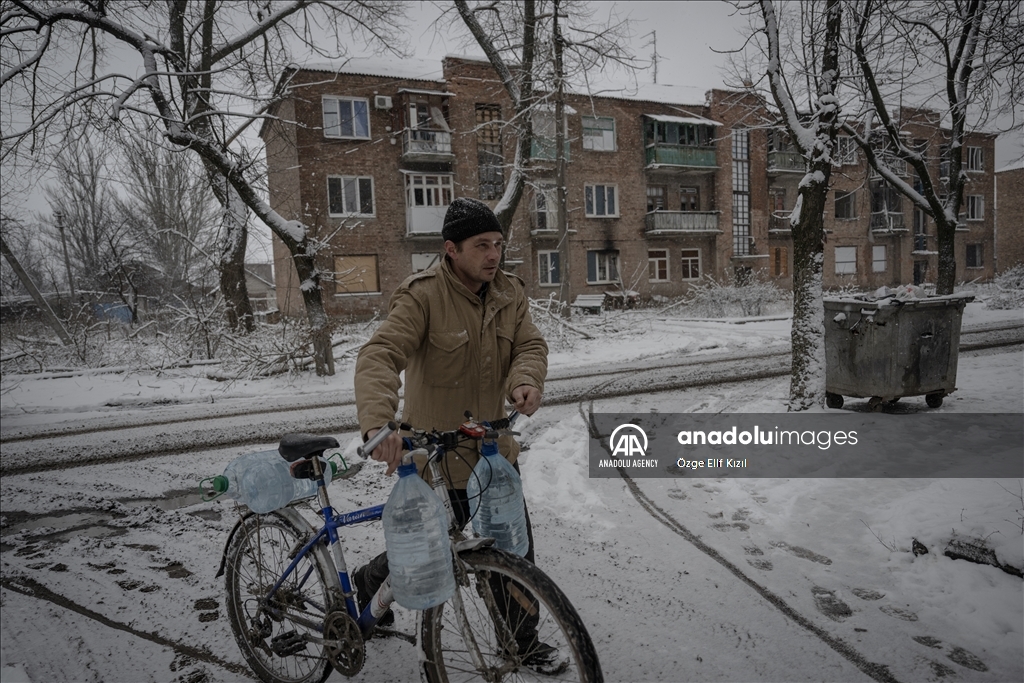 Harsh living conditions in Ukraine's Chasiv Yar amid Russia-Ukraine war