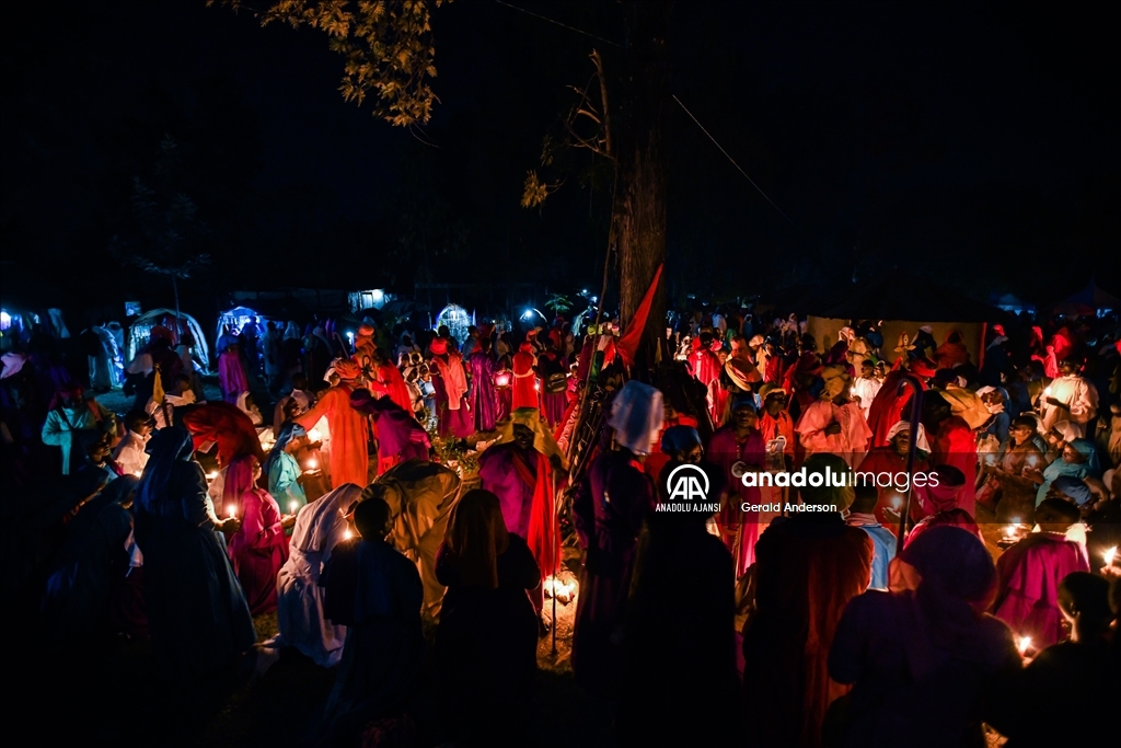 Kenya'da Legio Maria Kilise üyelerinin Noel töreni