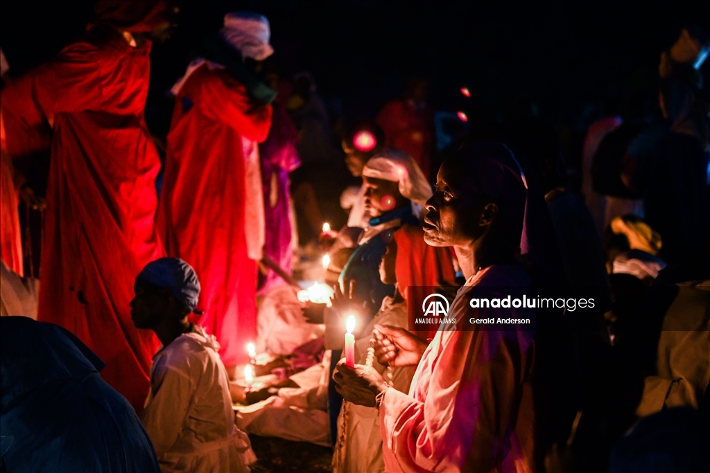 Kenya'da Legio Maria Kilise üyelerinin Noel töreni