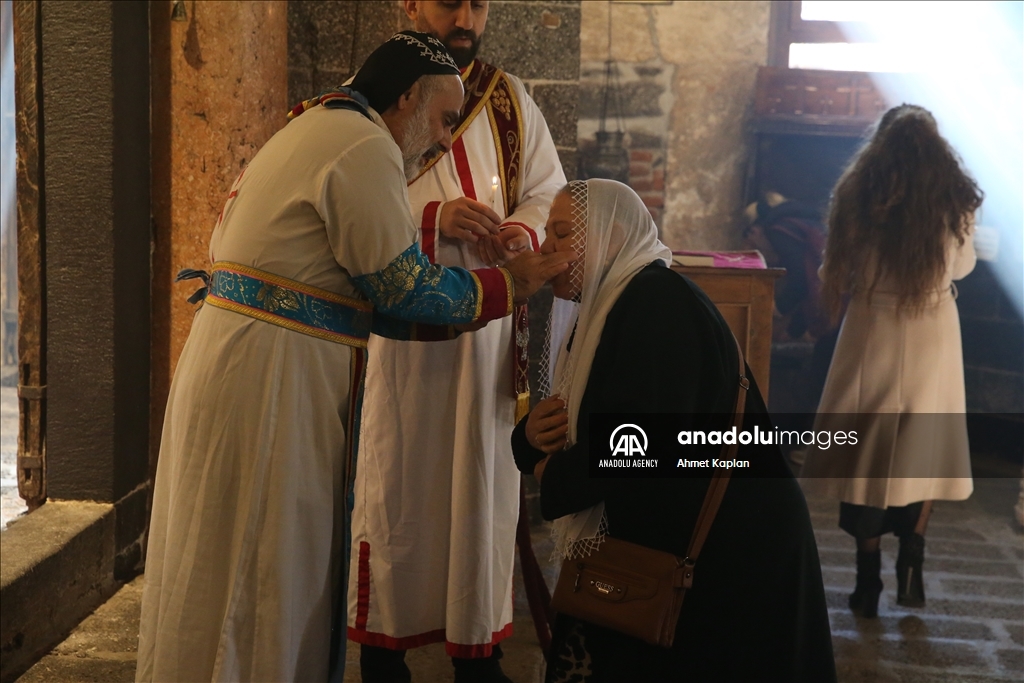 تركيا.. كنيسة مريم العذراء التاريخية في ديار بكر تشهد قداس عيد الميلاد