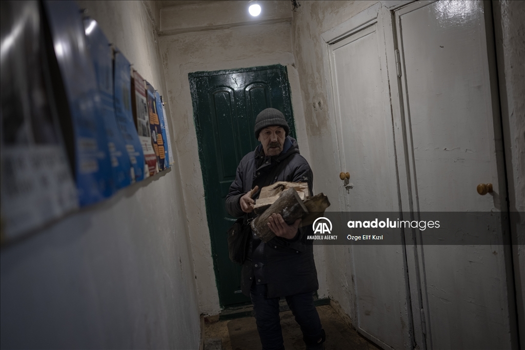 Harsh living conditions in Ukraine's Chasiv Yar amid Russia-Ukraine war