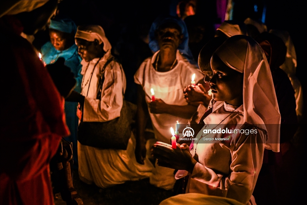 Kenya'da Legio Maria Kilise üyelerinin Noel töreni