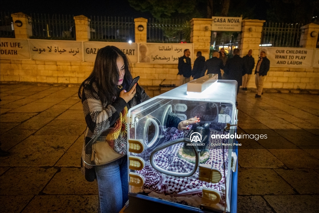 Palestinian artist Rana Bishara shows her solidarity with the Gazan children in Bethlehem