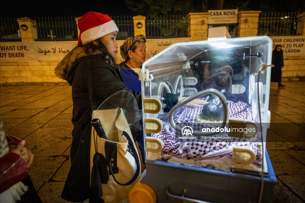 Palestinian artist Rana Bishara shows her solidarity with the Gazan children in Bethlehem