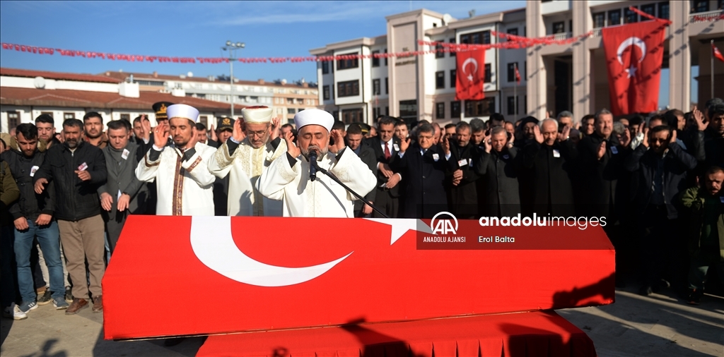 Piyade Sözleşmeli Er Çağatay Erenoğlu'nun cenazesi memleketi Sinop'ta toprağa verildi