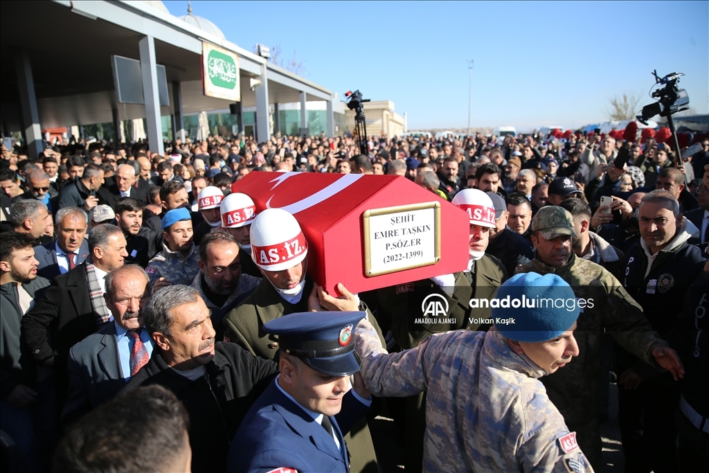 Şehit Piyade Sözleşmeli Er Emre Taşkın Malatya'da son yolculuğuna uğurlandı