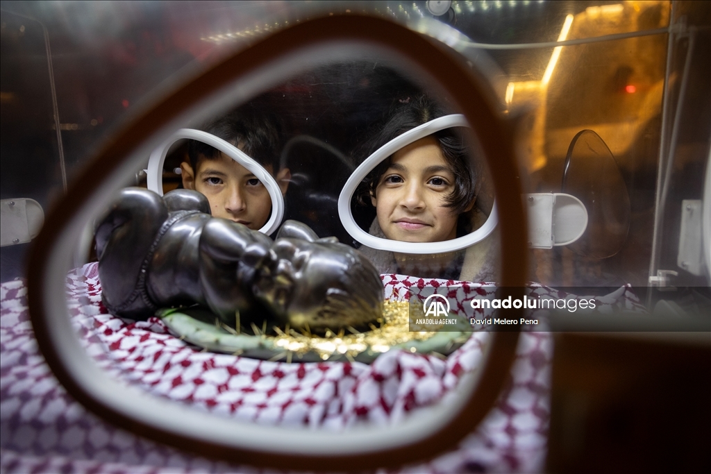 Palestinian artist Rana Bishara shows her solidarity with the Gazan children in Bethlehem