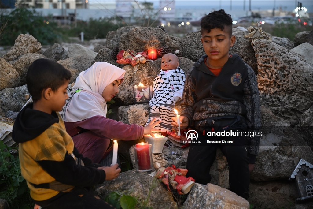 Beyrut'ta Gazzeli çocuklar için "Noel buluşması" gösterisi yapıldı