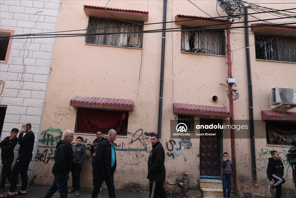 İsrail ordusu Batı Şeria'da Tulkerim kenti ile Nur Şems Mülteci Kampı'na saldırı düzenledi
