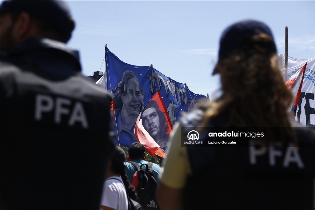Arjantin'de yeni seçilen Javier Milei hükümetine karşı protestolar sürüyor
