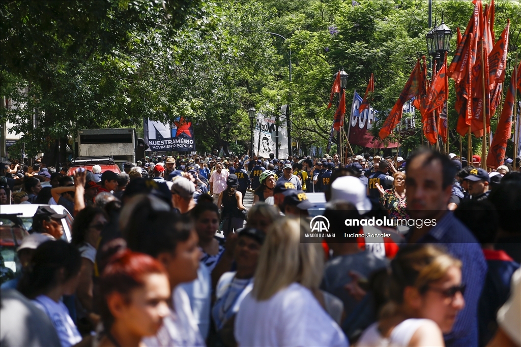 Arjantin'de yeni seçilen Javier Milei hükümetine karşı protestolar sürüyor