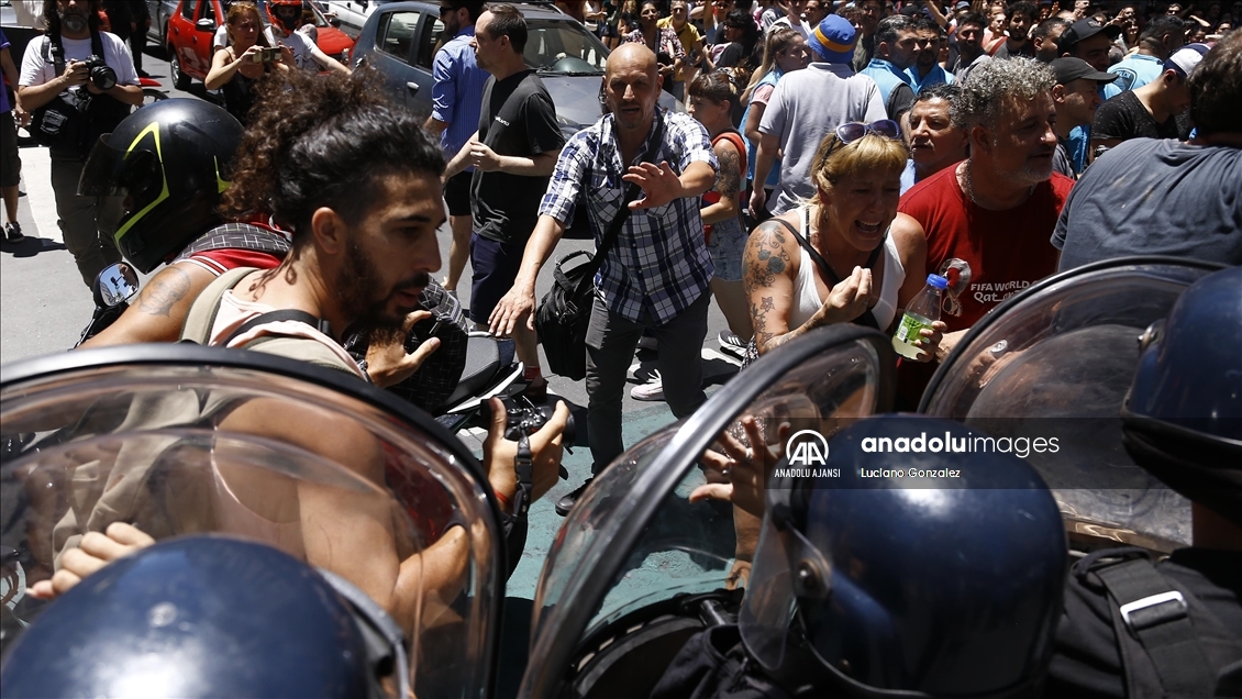 Arjantin'de yeni seçilen Javier Milei hükümetine karşı protestolar sürüyor