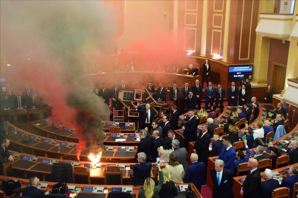 Shqipëri, vazhdojnë tensionet në Kuvendin e Shqipërisë