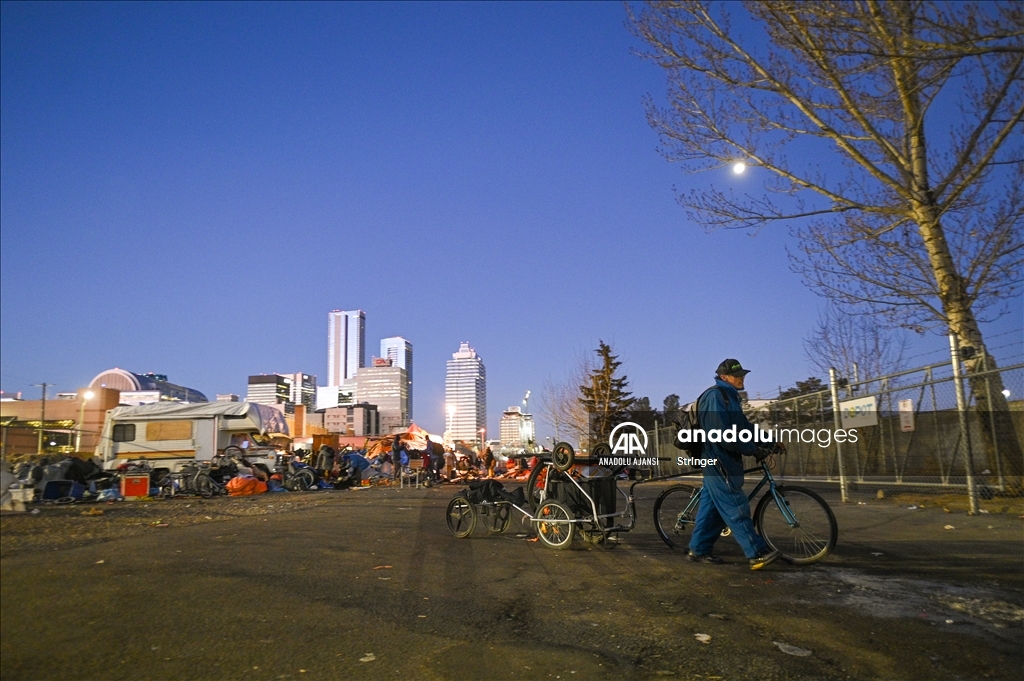 Kanada'nın Edmonton kentinde evsiz kampları kaldırılıyor
