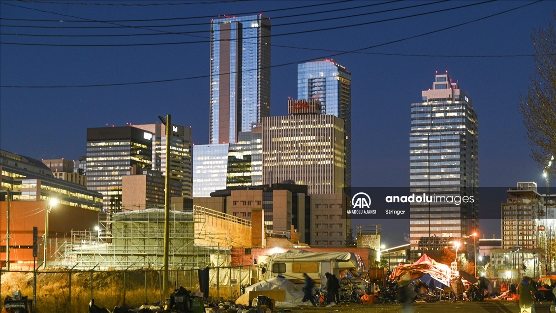 Kanada'nın Edmonton kentinde evsiz kampları kaldırılıyor