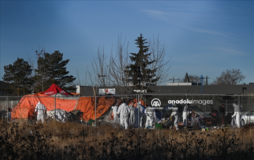 Kanada'nın Edmonton kentinde evsiz kampları kaldırılıyor
