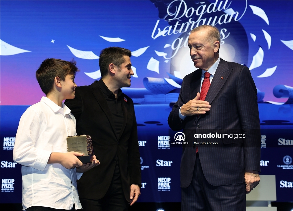 Cumhurbaşkanı Erdoğan, Necip Fazıl Ödülleri programına katıldı