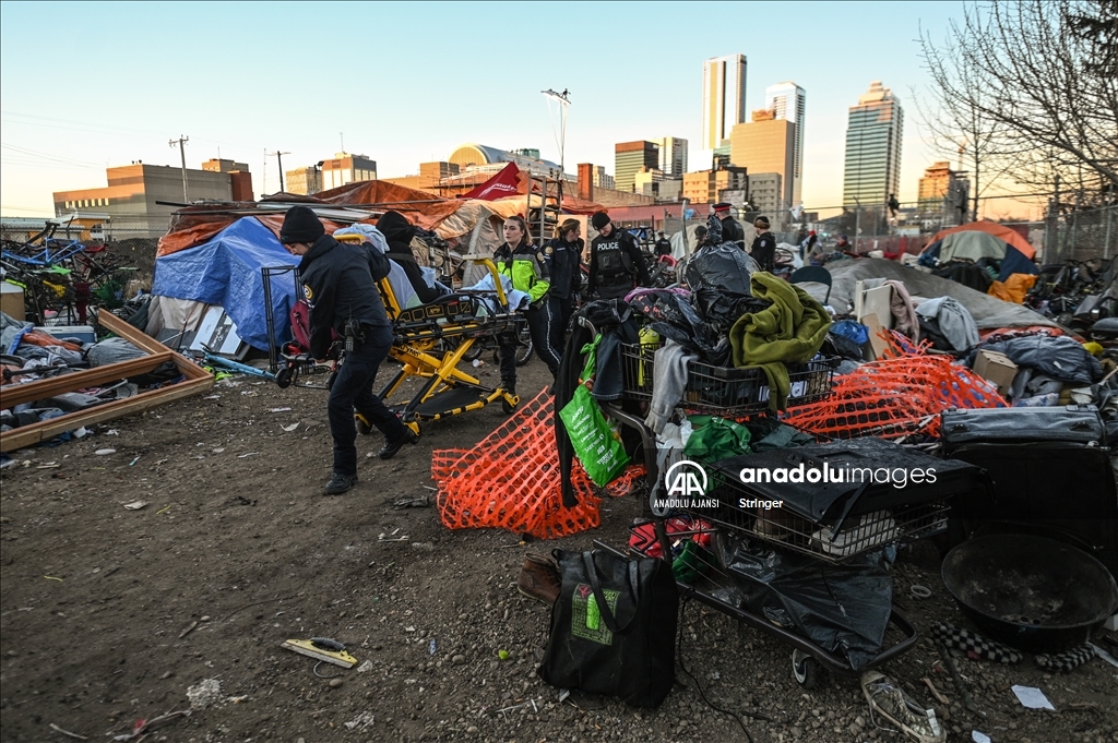 Kanada'nın Edmonton kentinde evsiz kampları kaldırılıyor