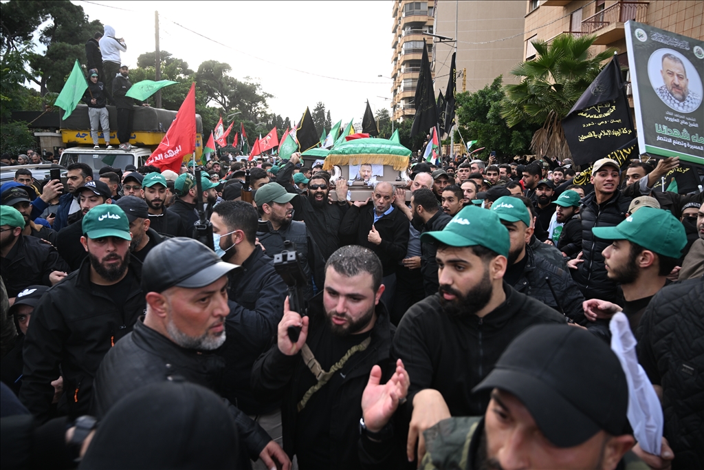 Hamas yöneticisi Aruri, Beyrut'ta binlerce kişi tarafından son yolculuğuna uğurlandı