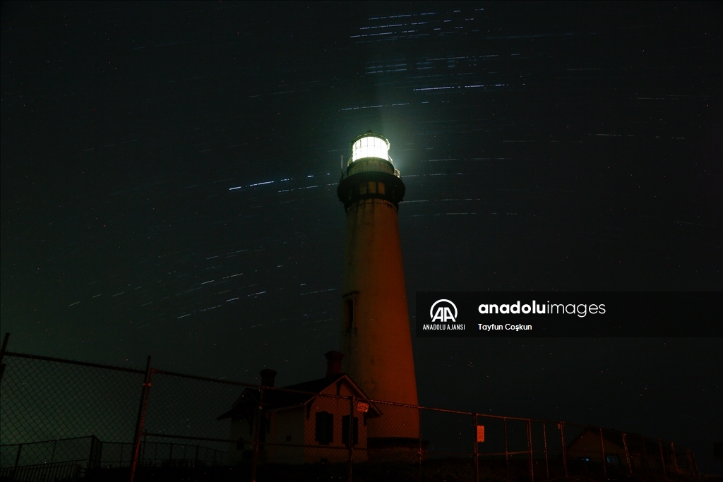 Kaliforniya'da "Quadrantids" meteor yağmuru ile gökyüzü aydınlandı