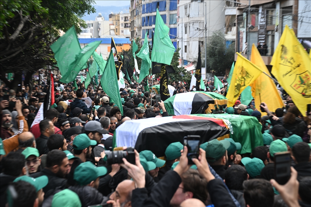 Hamas yöneticisi Aruri, Beyrut'ta binlerce kişi tarafından son yolculuğuna uğurlandı