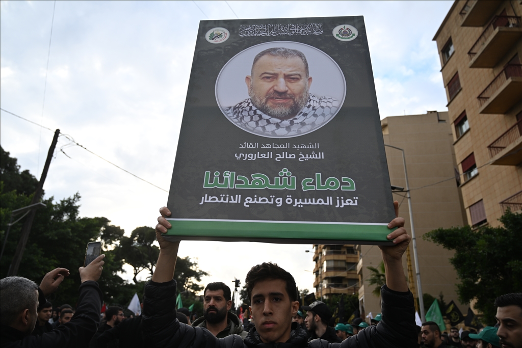 Hamas yöneticisi Aruri, Beyrut'ta binlerce kişi tarafından son yolculuğuna uğurlandı